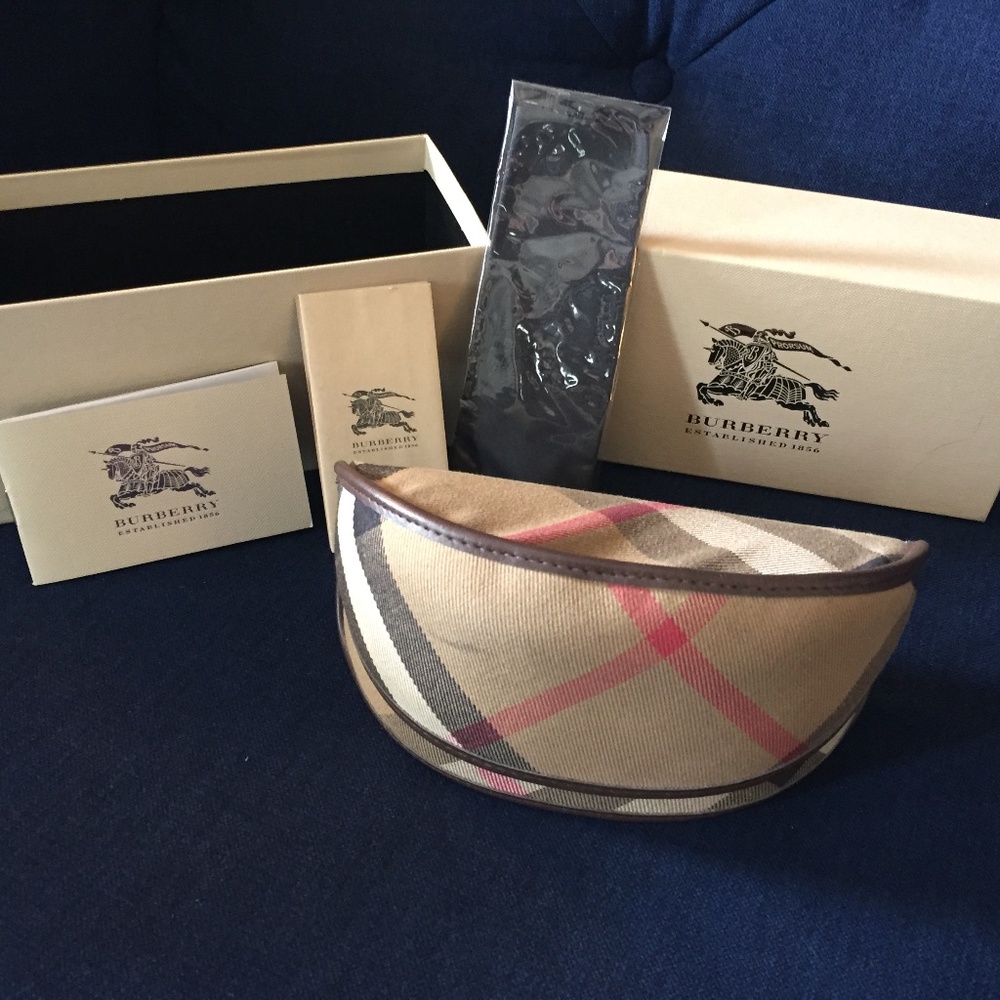 Burberry Sunglass Case